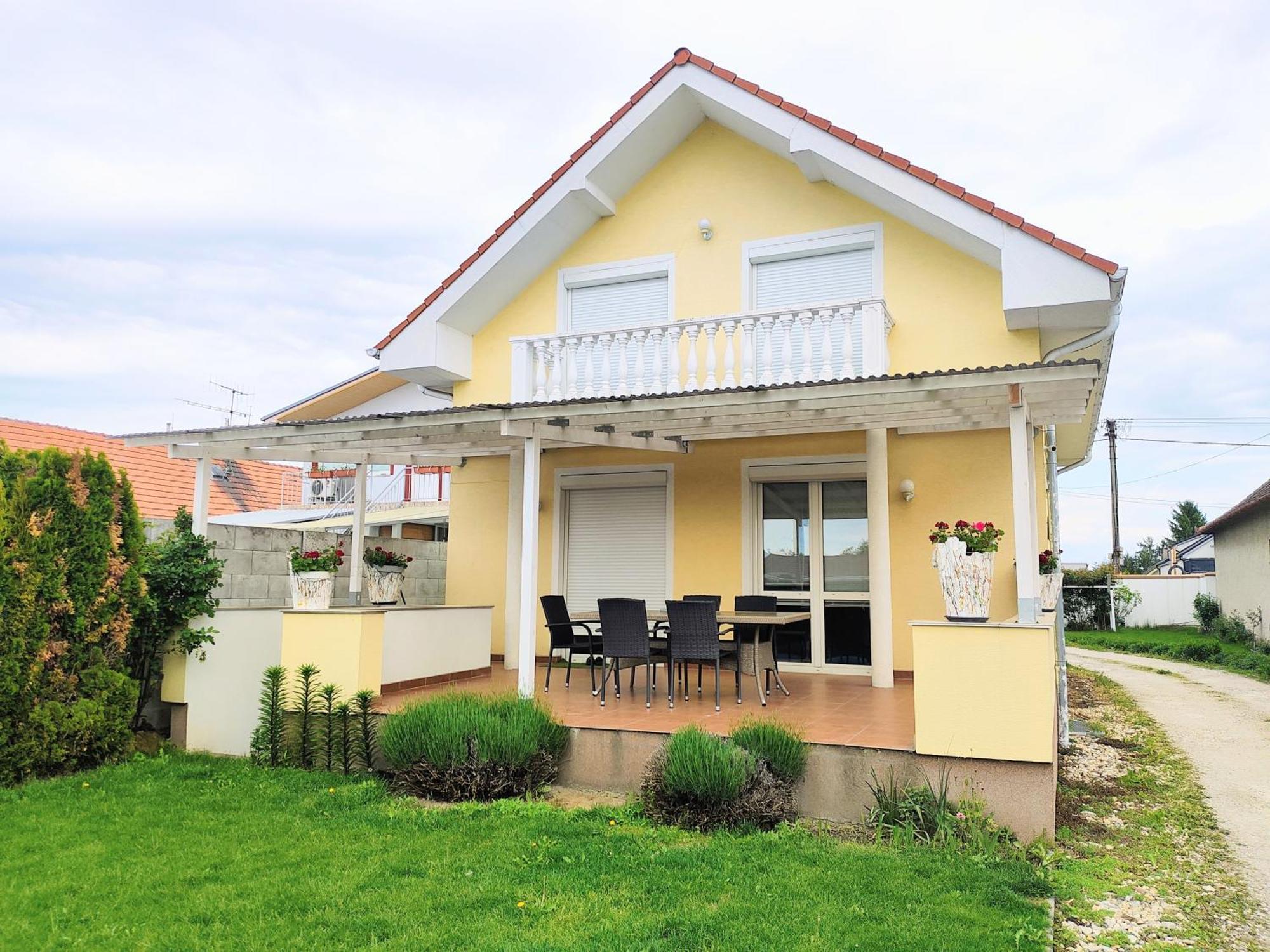 Casa vacanze Modern & Cozy House With 3 Bed And Garden *